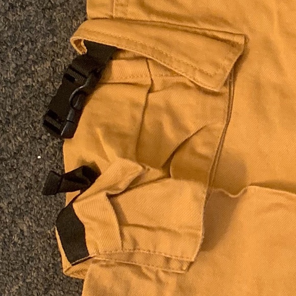 Forever 21 Cargo Pants - Picture 3 of 4